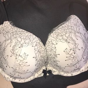 Victoria's Secret White Lace Push-Up Bra with Black Embroidery Lace